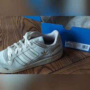 Adidas Forum Low CL Cream Sneakers 10.5 Mens